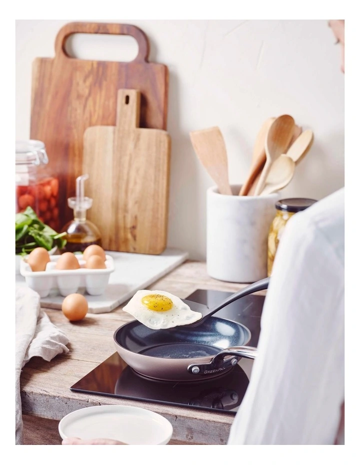 Brand new π₯° GreenPan Revolution 20cm Frypan In Champagne π - Image 4